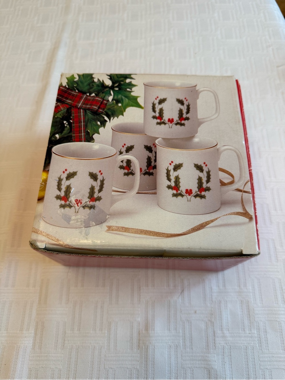 Holiday Holly Mug Set - White with Green & Red Accent